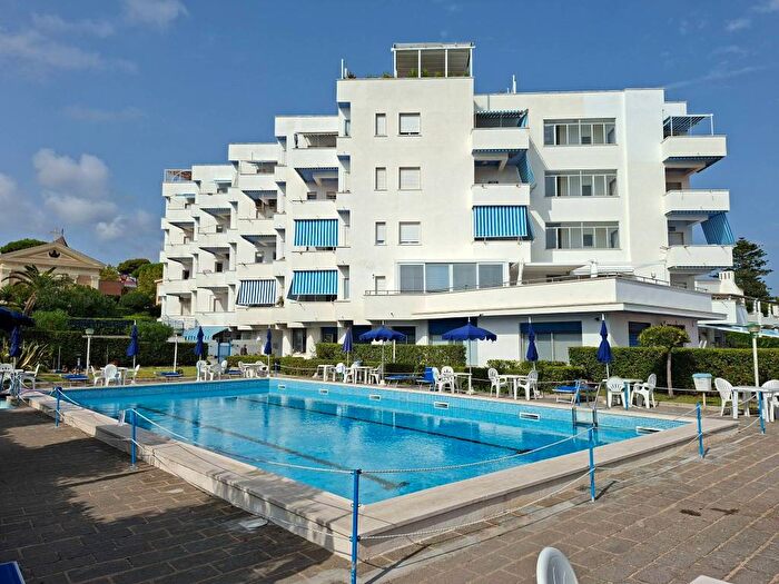 Appartamento trilocale in affitto in Via del Carmelo, Centro, Santa Marinella