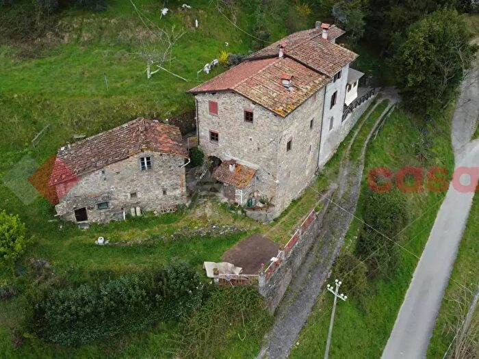 Casa con 5 locali in vendita in Via del Piastronato Tereglio, Coreglia Antelminelli