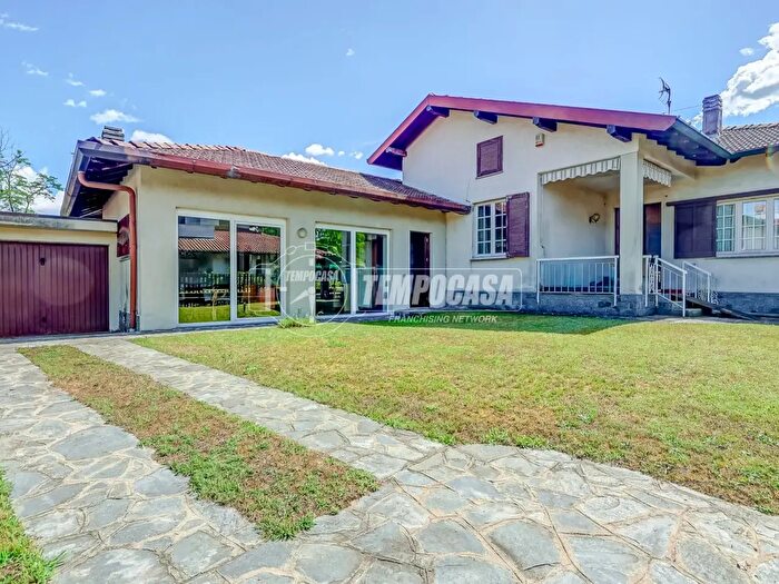 Casa con 5 locali in vendita in Via Garzonera, Vergiate