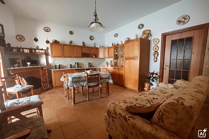 Appartamento trilocale in vendita in Via Giuseppe Garibaldi, Botricello