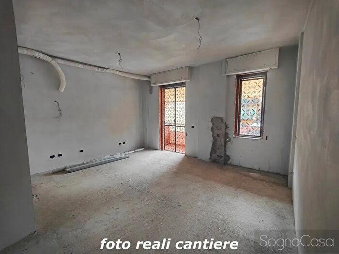 Appartamento bilocale in vendita in Lungarno Ferrucci, Firenze