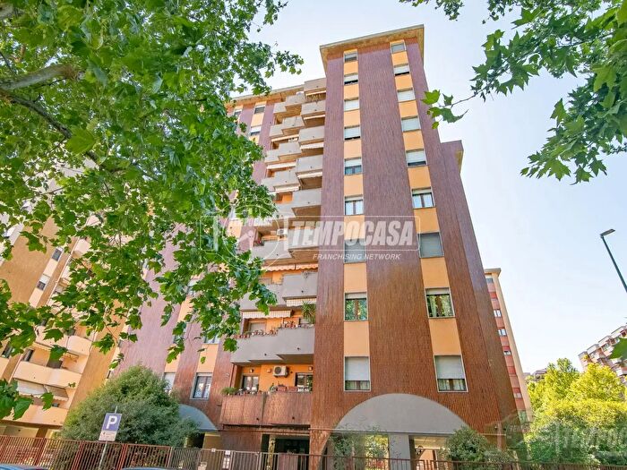 Appartamento trilocale in vendita in Viale Isonzo, Sesto San Giovanni