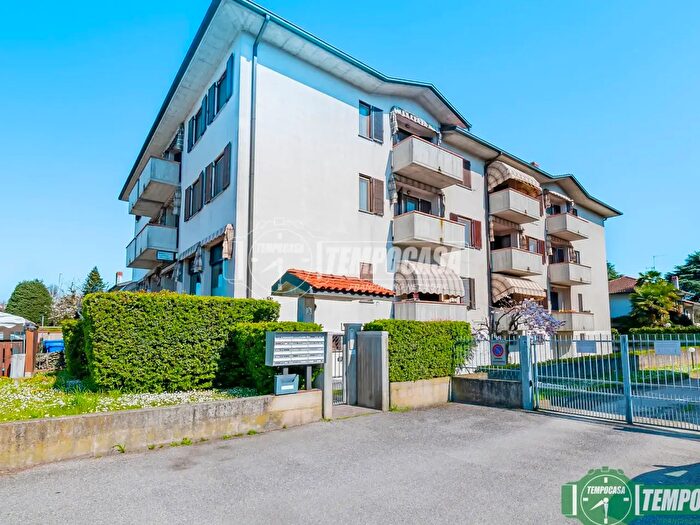 Appartamento trilocale in vendita in Via Fratelli Cervi, San Zenone Al Lambro