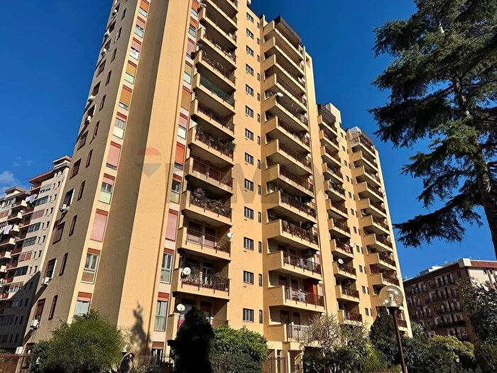 Appartamento quadrilocale in vendita in Via Gustavo Roccella, Palermo