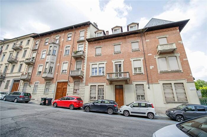 Appartamento con 5 locali in vendita in Torino