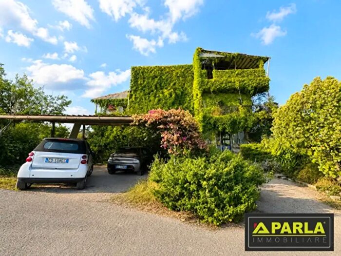Casa con 6 locali in vendita in Canicatti'