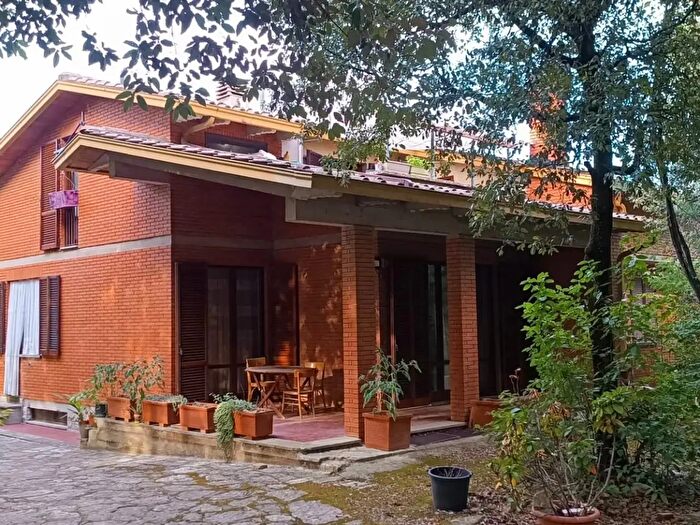 Casa con 17 locali in vendita in Perugia