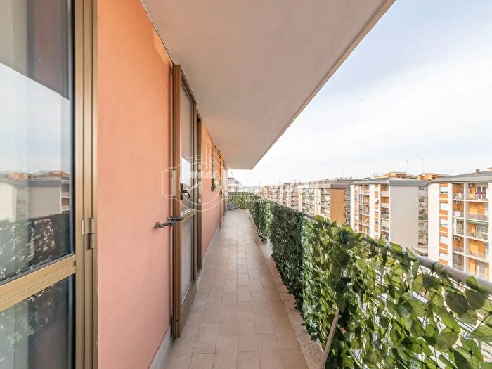 Appartamento bilocale in vendita in Via Tuscolana a, Roma