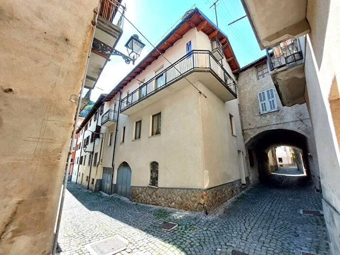 Casa con 6 locali in vendita in Via Molino, Ormea