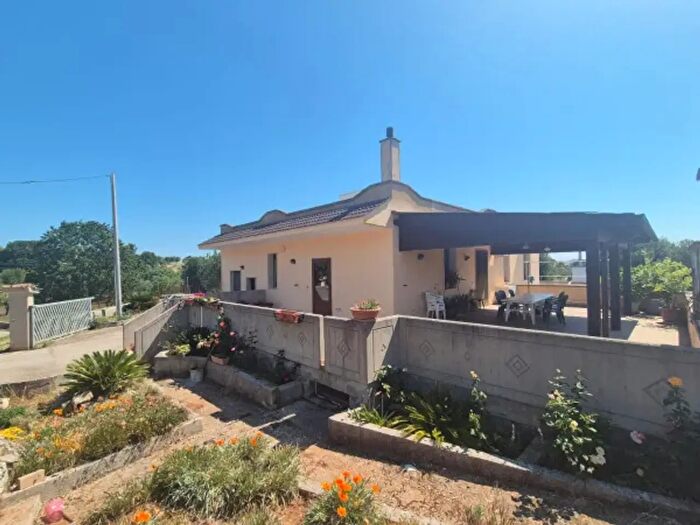 Casa con 6 locali in vendita in Contrada Tirunno, Cisternino