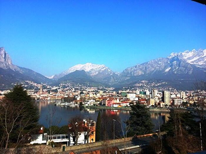 Appartamento quadrilocale in affitto in Via ai Colli, Malgrate