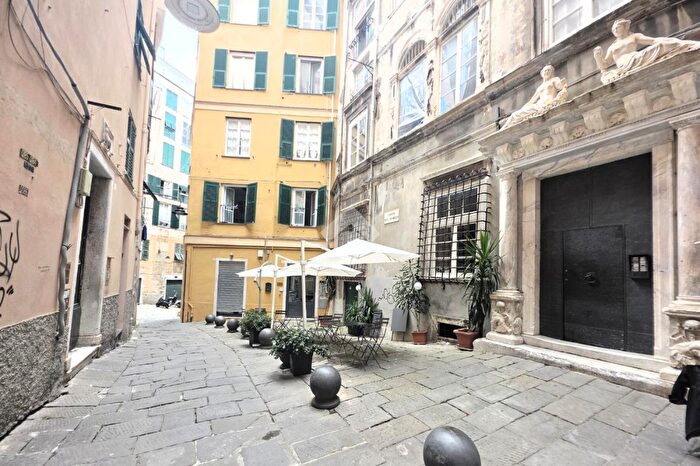 Appartamento bilocale in vendita in Piazza dellAgnello, Genova