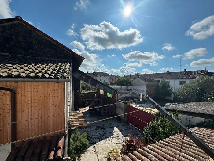 Casa trilocale in vendita in Via Castello, Rive