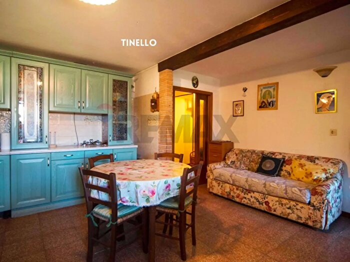 Casa con 6 locali in vendita in Via Cavour, Roccastrada