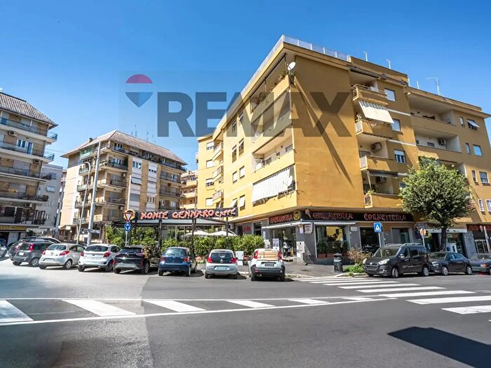 Appartamento trilocale in vendita in Via della Bufalotta, Roma