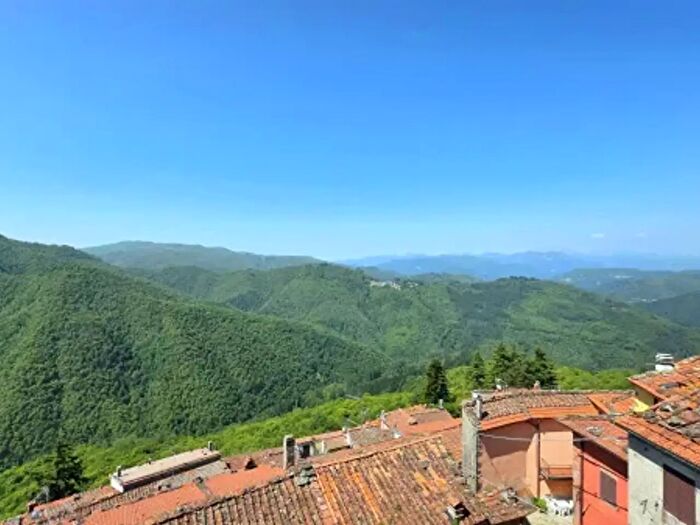 Appartamento quadrilocale in vendita in Via San Frediano, Bagni Di Lucca