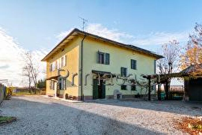 Casa con 6 locali in vendita in Via Asioli C, Correggio