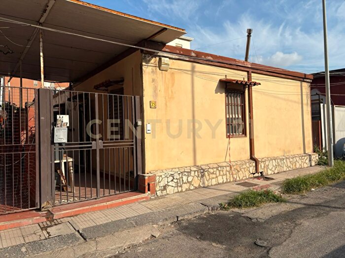 Casa con 7 locali in vendita in Via Alessandria, Messina