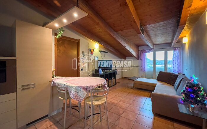 Appartamento bilocale in vendita in Via Lario, Bollate