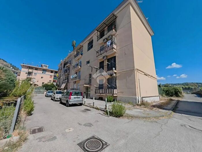 Appartamento trilocale in vendita in Via Alfonso Artiaco, Pozzuoli