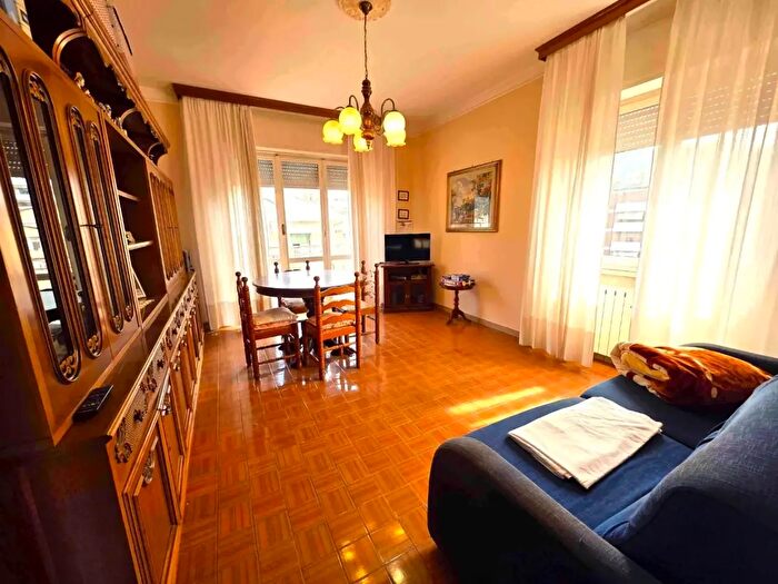 Appartamento trilocale in vendita in Massa