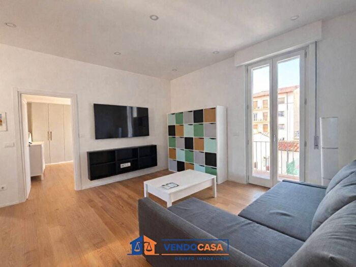 Appartamento trilocale in affitto in Via Lorenzo il Magnifico, Libertà Savonarola, Firenze