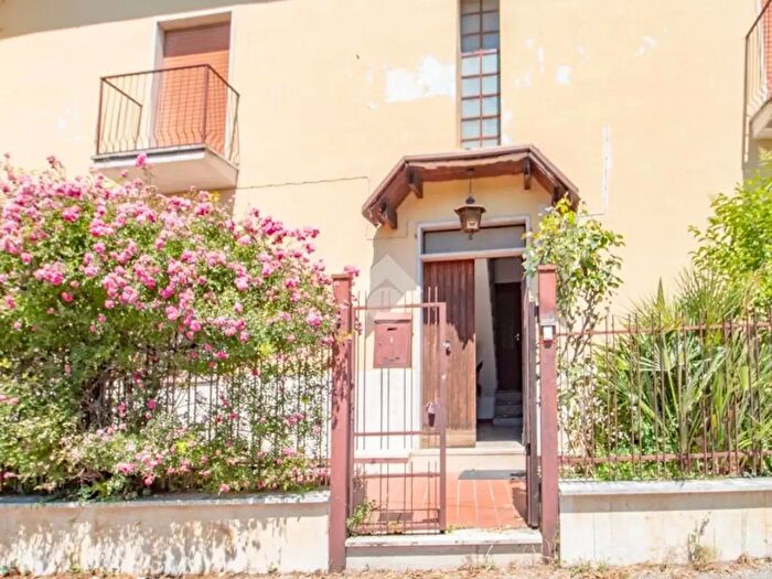 Casa con 6 locali in vendita in Via Lazio, Castel Sant'Angelo
