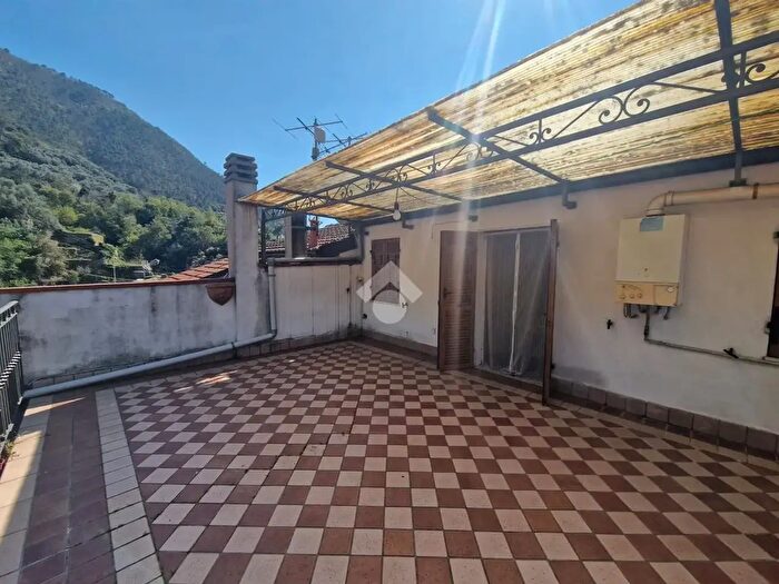 Appartamento quadrilocale in vendita in Via Ponte, Badalucco