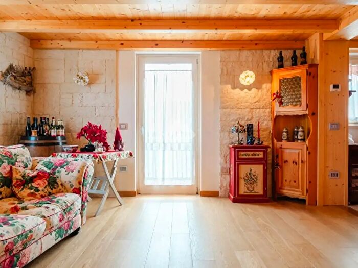 Appartamento con 5 locali in vendita in Via Kennedy, Folgaria