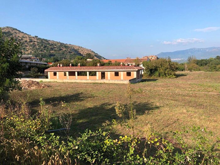 Casa con 6 locali in affitto in Strada Statale dei Ponti della Valle, Centro, Maddaloni