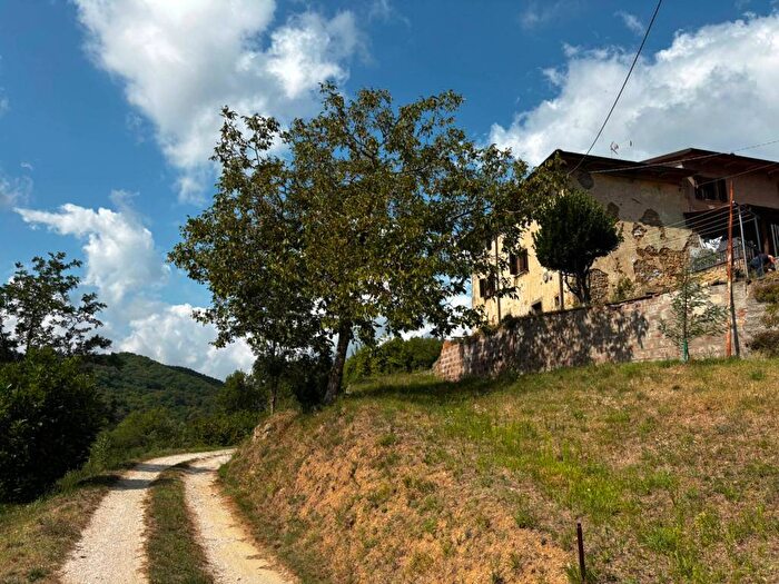 Casa con 6 locali in vendita in Località Salita del Municipio, Centro, Talla