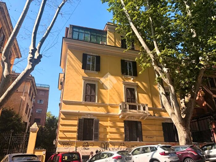 Appartamento bilocale in vendita in Viale Glorioso, Roma