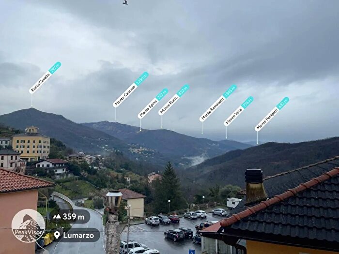 Appartamento trilocale in vendita in Lumarzo, Lumarzo