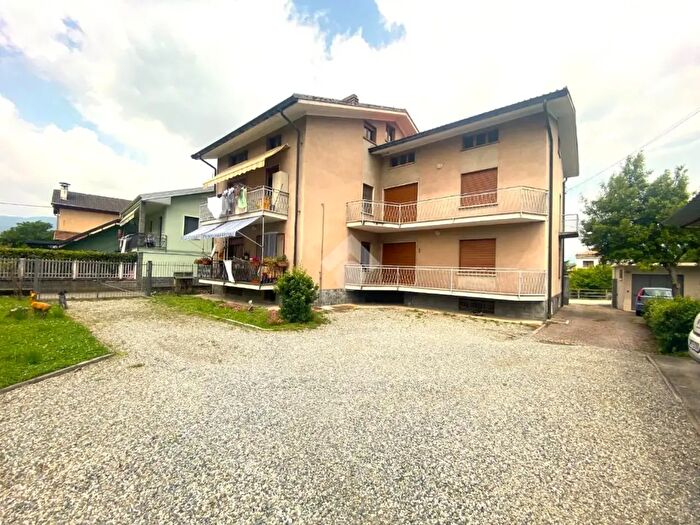 Appartamento quadrilocale in vendita in Via Ferruccio Martinis, Montalto Dora