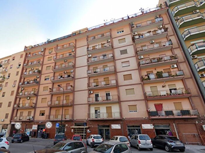 Appartamento trilocale in affitto in Via Antonio Ugo, SantErasmo, Palermo