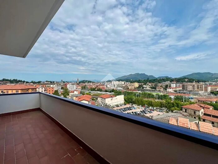 Appartamento quadrilocale in vendita in Via Paolo Maspero, Varese