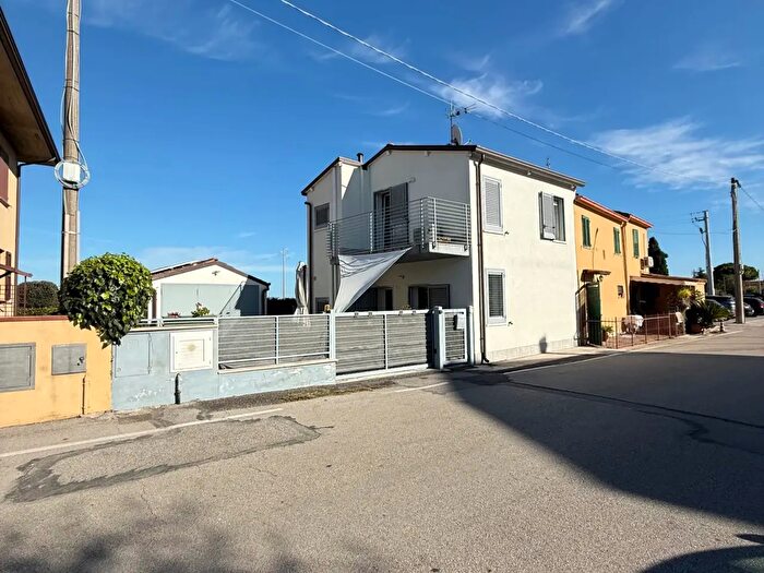 Casa trilocale in vendita in Via Vecchia Marecchia, Santarcangelo Di Romagna