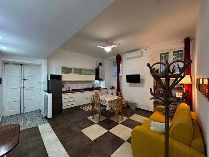 Appartamento trilocale in affitto in Via Montepulciano, Villa Fiorelli, Roma