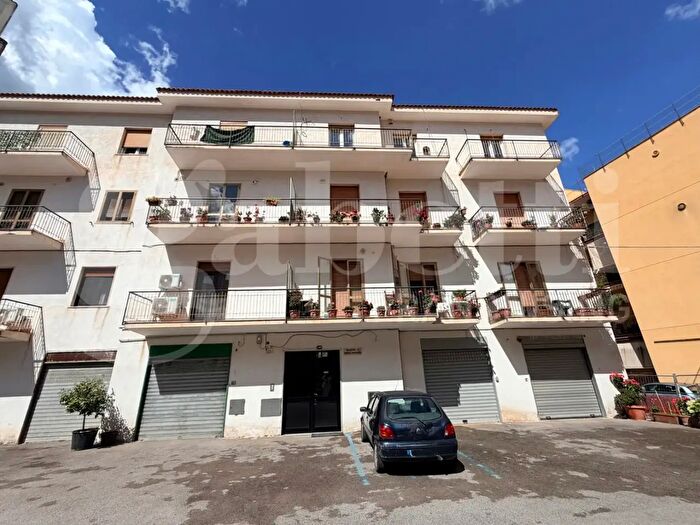 Appartamento con 5 locali in affitto in Corbara