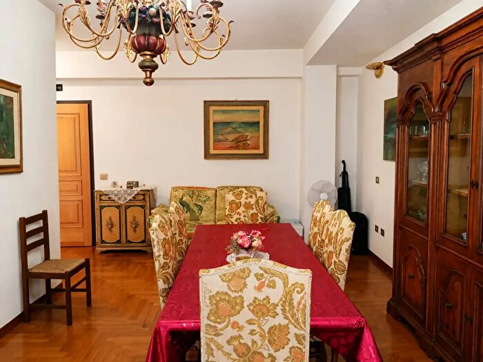 Appartamento trilocale in vendita in Via Annio Floriano, Terni