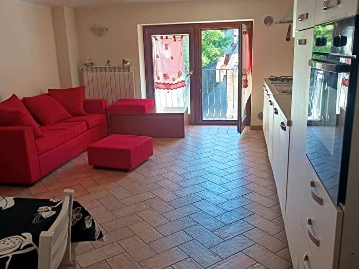 Appartamento trilocale in affitto in San Pellegrino Pianoscarano, Viterbo