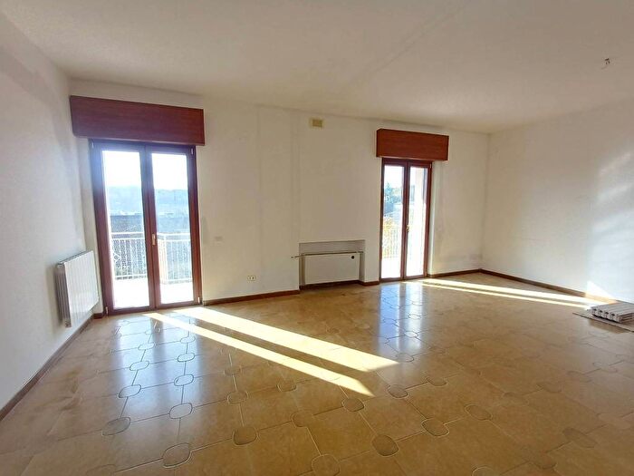 Appartamento con 6 locali in affitto in Via Domenico di Giura, Centro, Potenza