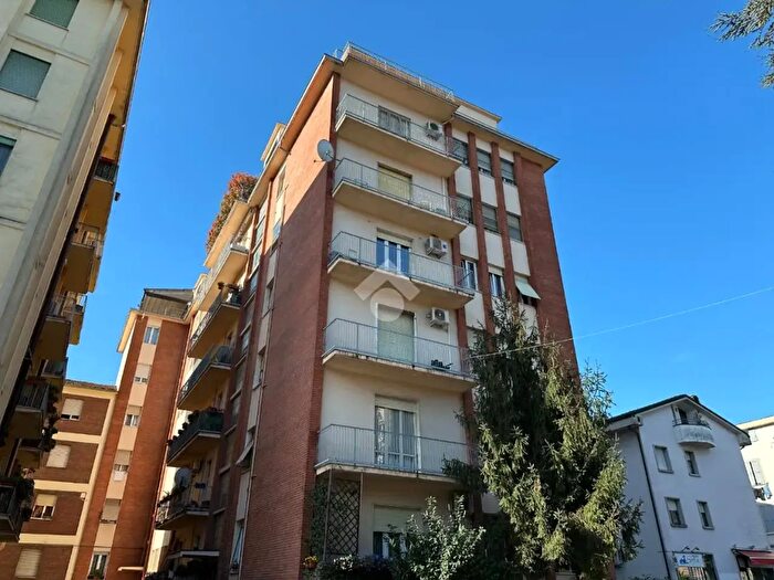 Appartamento trilocale in vendita in Via Venezia, Parma
