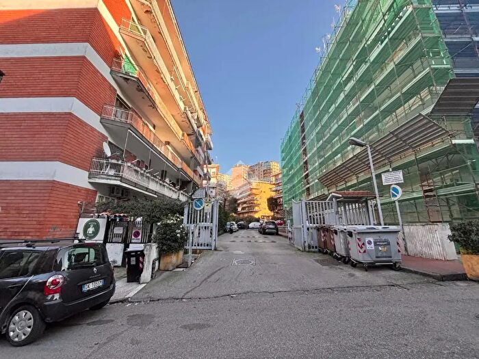 Appartamento quadrilocale in vendita in Via S Domenico, Napoli