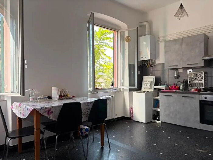 Appartamento trilocale in vendita in Salita degli Angeli, Genova