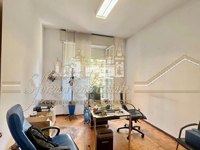 Casa con 5 locali in affitto in Via Andrea Maffei, Milano