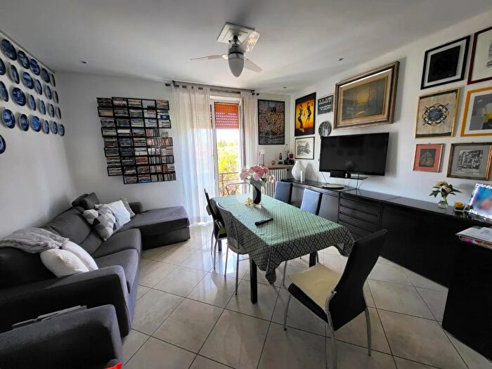 Appartamento trilocale in vendita in Via Vignalunga, Malnate