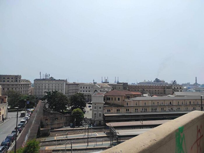 Appartamento con 6 locali in affitto in Salita della Provvidenza, Principe, Genova