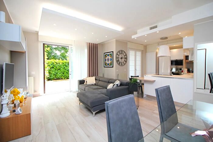 Appartamento trilocale in vendita in Via Firenze, Canegrate