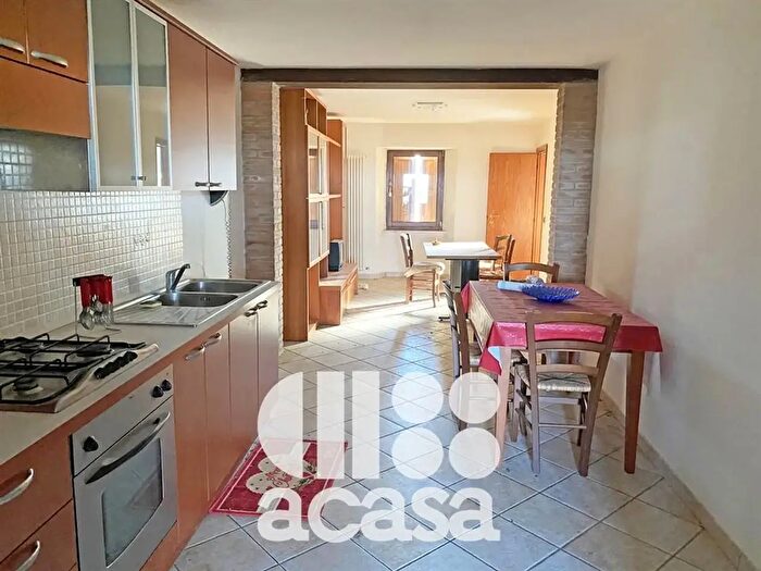 Casa con 6 locali in vendita in Mercato Saraceno